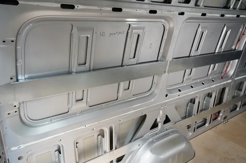 07+ Sprinter 170 Standard High-Panel Bed Wall Brace – 43–45 Inch 1