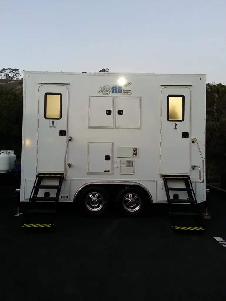 14-Foot 4-Stall Vip Restroom Trailer (Pmo Certified) 1