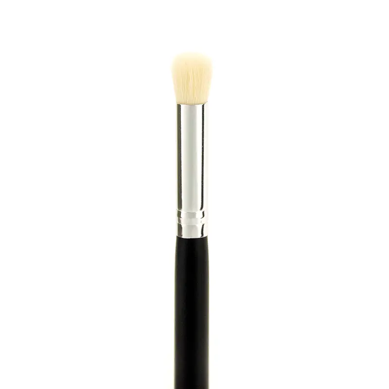 Crown Pro C526 Dome Crease Brush For Soft, Diffused Blending 1