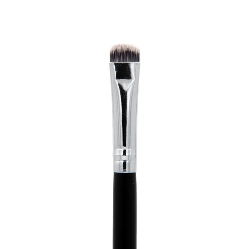 Crown Pro Syntho Ss028 Chisel Shader Brush For Intense Pigment Deposit 1