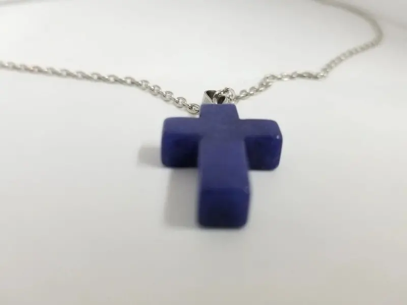 Cut Quartz Crucifix Necklace With Matte Finish 1