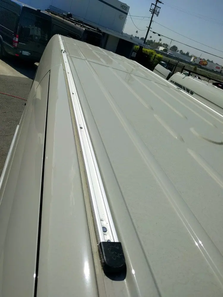 Oem-Style Extended Roof Rail System For 2007+ Sprinter 170" Ext Vans 1
