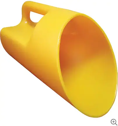 Polyethylene Salt Scoop For Industrial De-Icing Applications 1