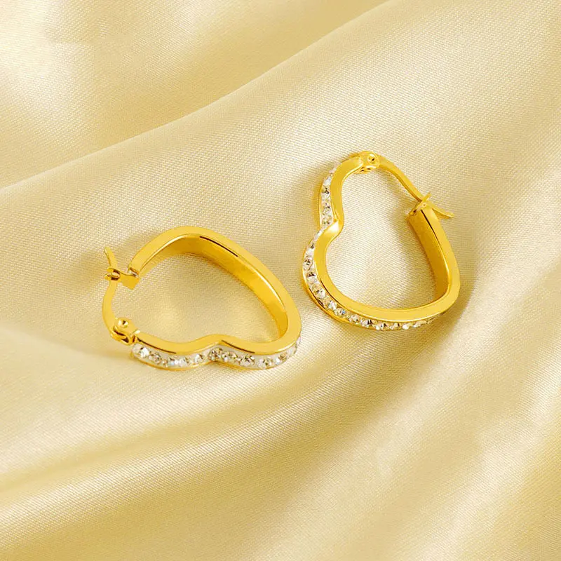Retro 18K Stainless Steel Heart-Shaped Earrings For Women 1