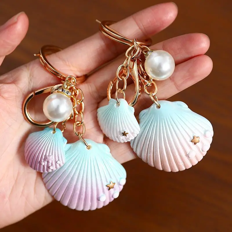 Shell-Shaped Pearl Keychain – Elegant Miniature Ornament Accessory 1